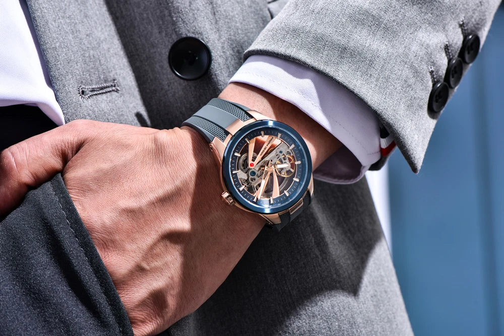 Ceas pentru bărbați PAGANI DESIGN – Model mecanic automat de lux, de tip „schelet” (cu mecanism expus), dotat cu un tourbillon, sticlă de safir cu tratament antireflex, rezistent la apă și luminescent.
