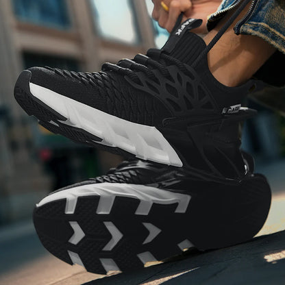 Chaussures de sport pour hommes tendance et polyvalentes en maille respirante, idéales pour la course urbaine, avec semelle souple évidée, résistantes à l'usure, pour le fitness en extérieur au printemps