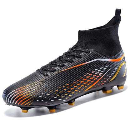 Chaussures de football à crampons longs FG avec col chaussette montante, tige texturée, crampons pour terrain dur, légères, antidérapantes et offrant une bonne adhérence.