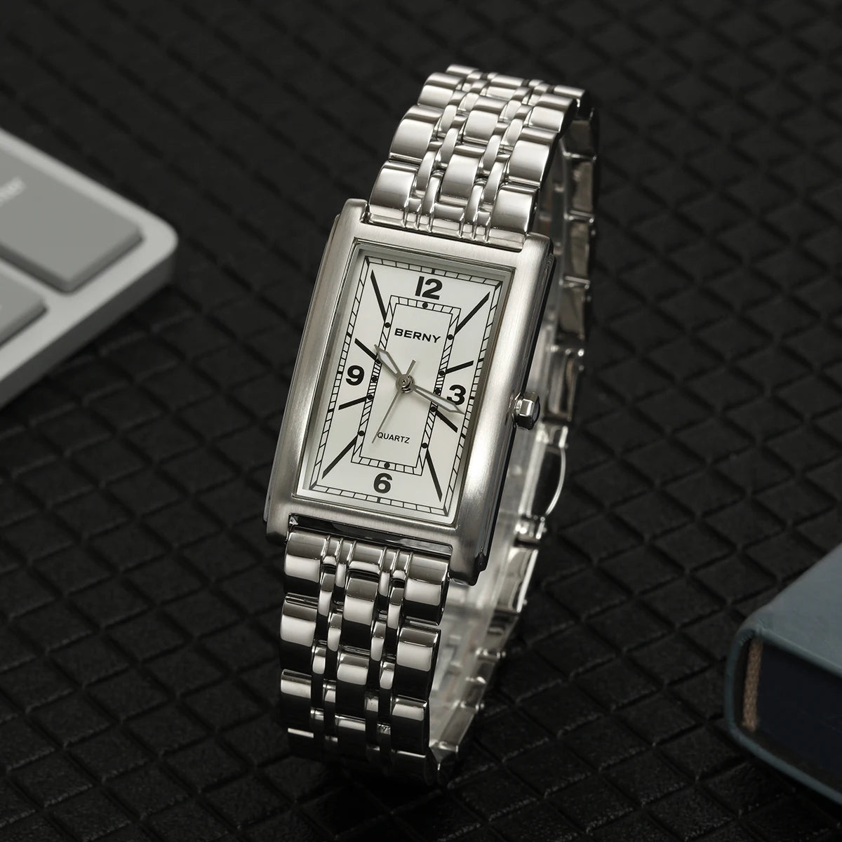 Montre carrée pour homme BERNY – Mouvement à quartz, cadran à chiffres romains, affichage luminescent, boîtier en acier inoxydable 316L – Montre rectangulaire élégante et décontractée