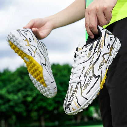 New Men Soccer Shoes Sport Training Football Boots Soft Ultralight Breathable Professional Sneakers Unisex Grass Cleats Match