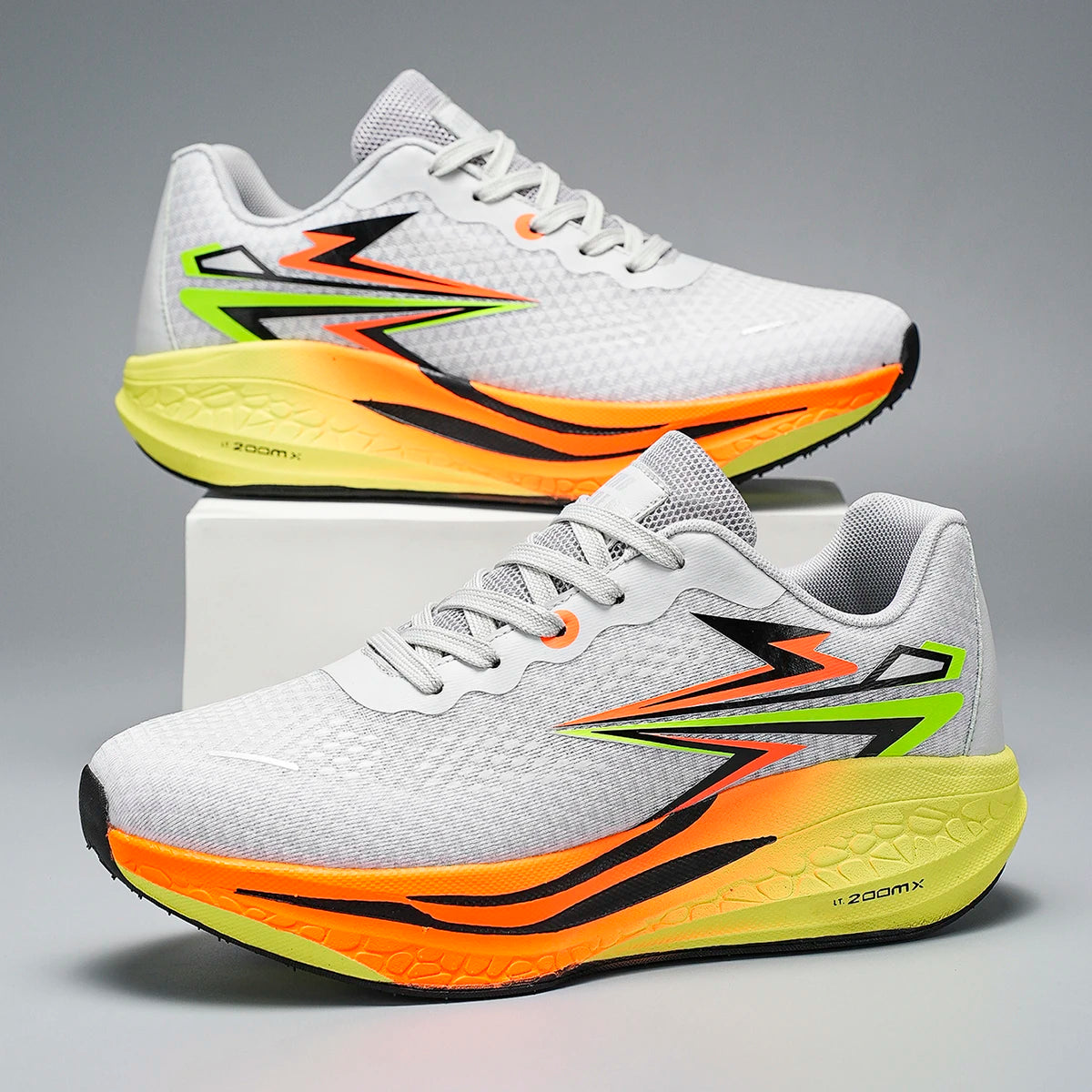 Men's Running Shoes 2025 New Breathable Mesh Cushioned Sneakers Fashion Outdoor Sports Casual Tennis Shoes for Men