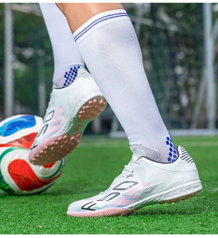 Nouvelles chaussures de football pour hommes, chaussures d'entraînement, baskets de match, chaussures de football pour terrain en herbe, chaussures de sport professionnelles antidérapantes, ultra-légères, unisexes.