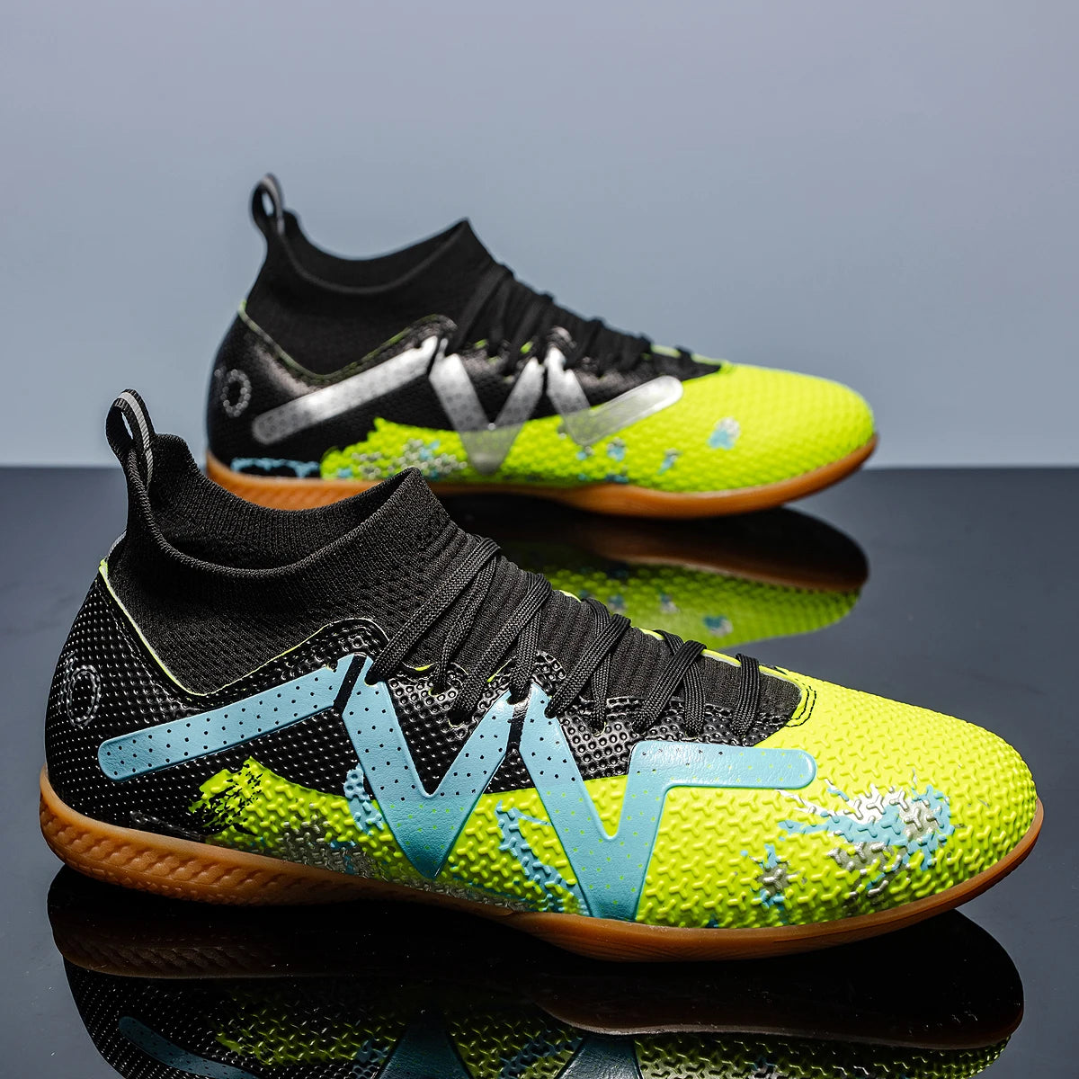 High-Top Soccer Shoes for Indoor Five-a-Side Training for Men and Women Slip-Resistant and Wear-Resistant Sneakers