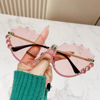 Fashion Luxury Brand Design Diamond Wave Rimless Women Sunglasses Hip Hop Eyewear Outdoor Glasses Unisex Shades Glasses UV400