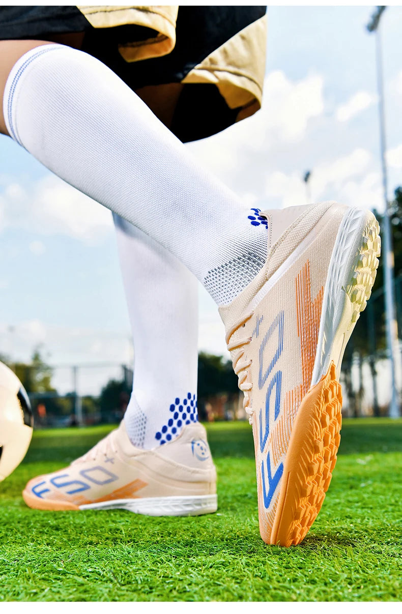 Nouvelles chaussures de football pour hommes, crampons antidérapants pour terrain en herbe, chaussures de football montantes de haute qualité, baskets de futsal, chaussures d'intérieur, chaussures d'extérieur, meilleures