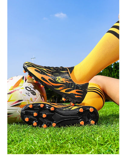 New Man Soccer Shoes Professional Football Boots Sneakers Comfortable Outdoor Match Match Boys Non-Slip Sports Shoes Unisex