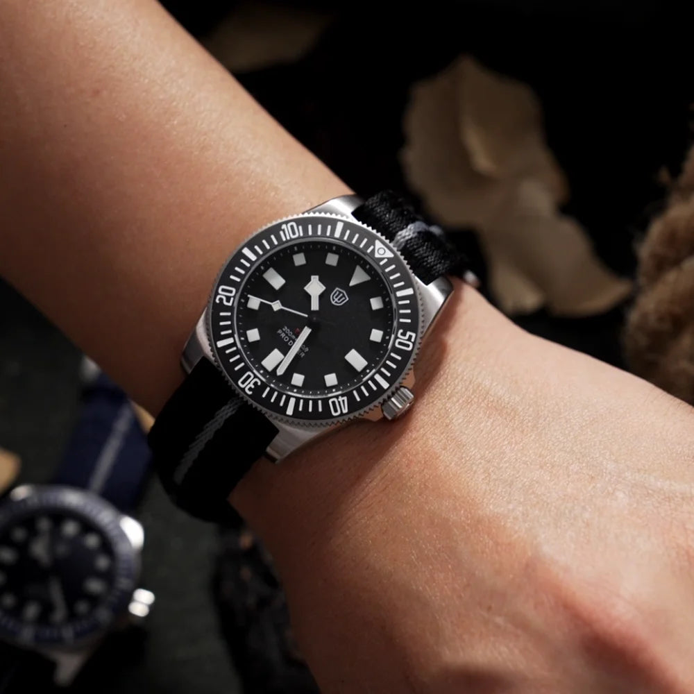 Watchdives EXD 40Mm Titanium Dive Watch Men's VH31 Sweep Quartz Watches 200 Waterproof AR Sapphire BGW9 Luminous 316L Wristwatch