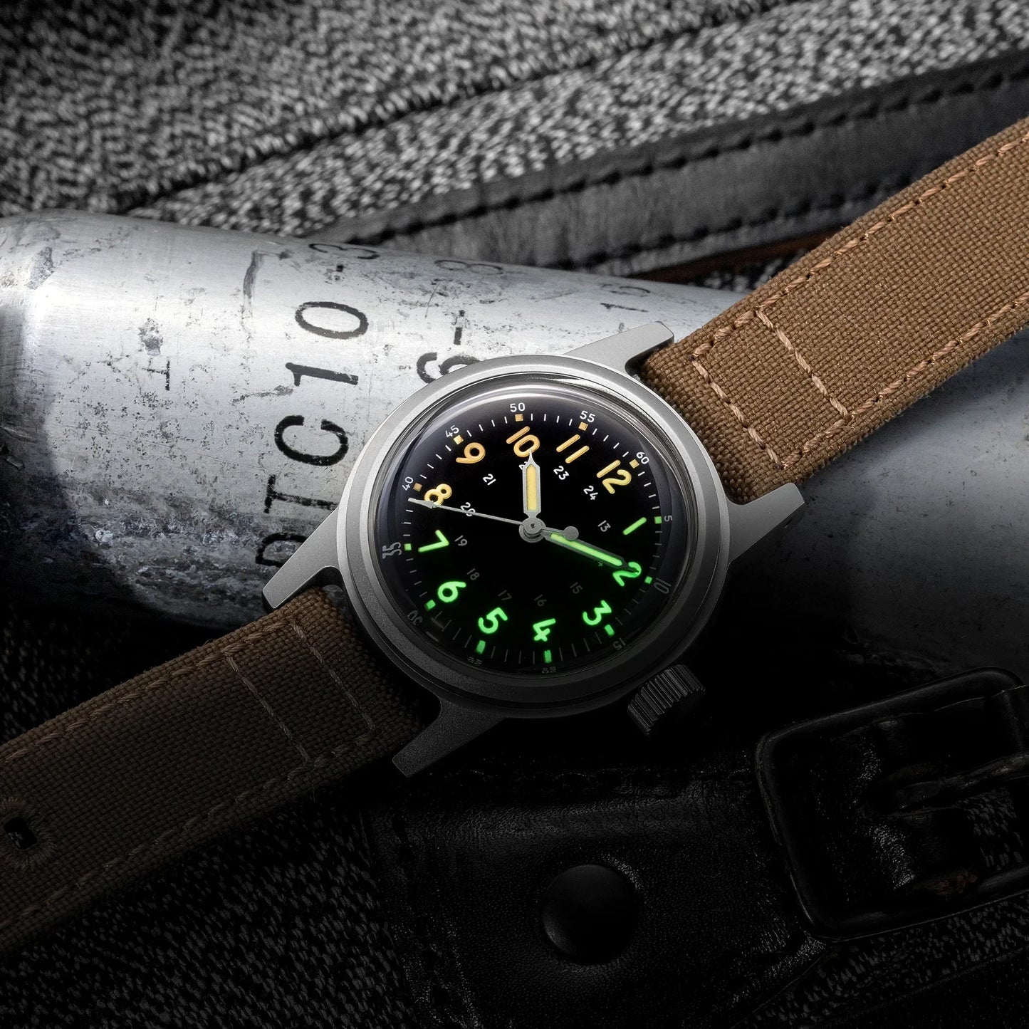 THORN Retro Military Watch 36mm Made of NH35A Movement SHY-043 Sport Watch Unisex Men's and Women's Luxury