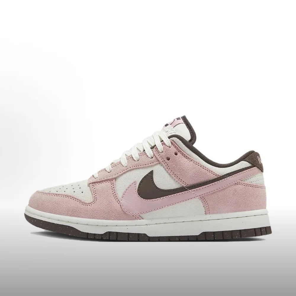 Nike Dunk SB Disse trendy og minimalistiske sneakers til hverdagsbrug er både komfortable og holdbare. HF5441-100