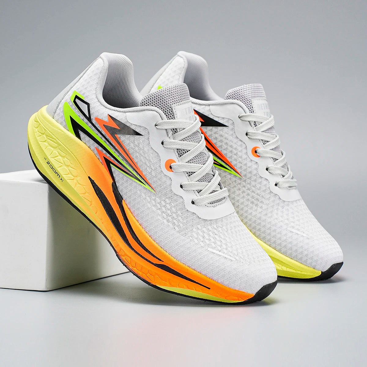 Men's Running Shoes 2025 New Breathable Mesh Cushioned Sneakers Fashion Outdoor Sports Casual Tennis Shoes for Men