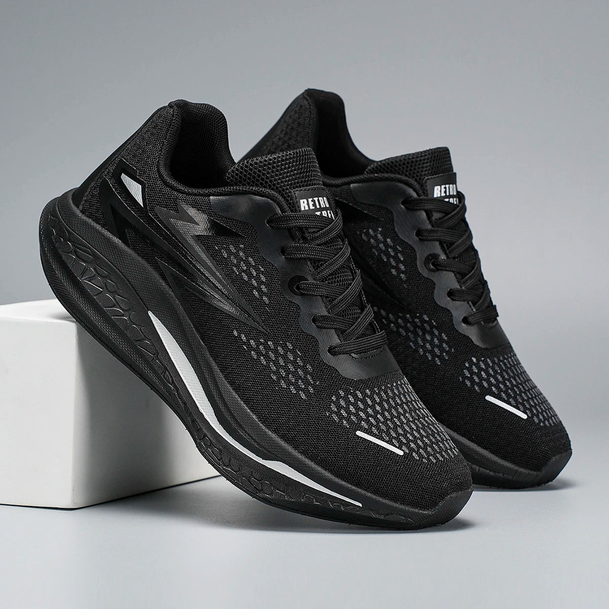 Men's Running Shoes 2025 New Breathable Mesh Cushioned Sneakers Fashion Outdoor Sports Casual Tennis Shoes for Men