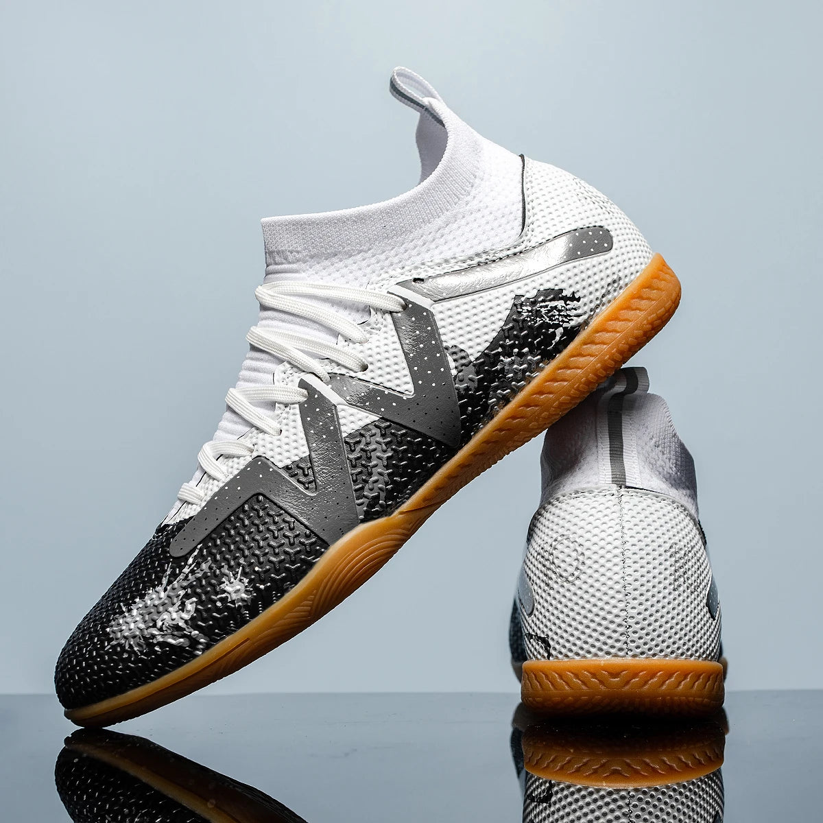 High-Top Soccer Shoes for Indoor Five-a-Side Training for Men and Women Slip-Resistant and Wear-Resistant Sneakers