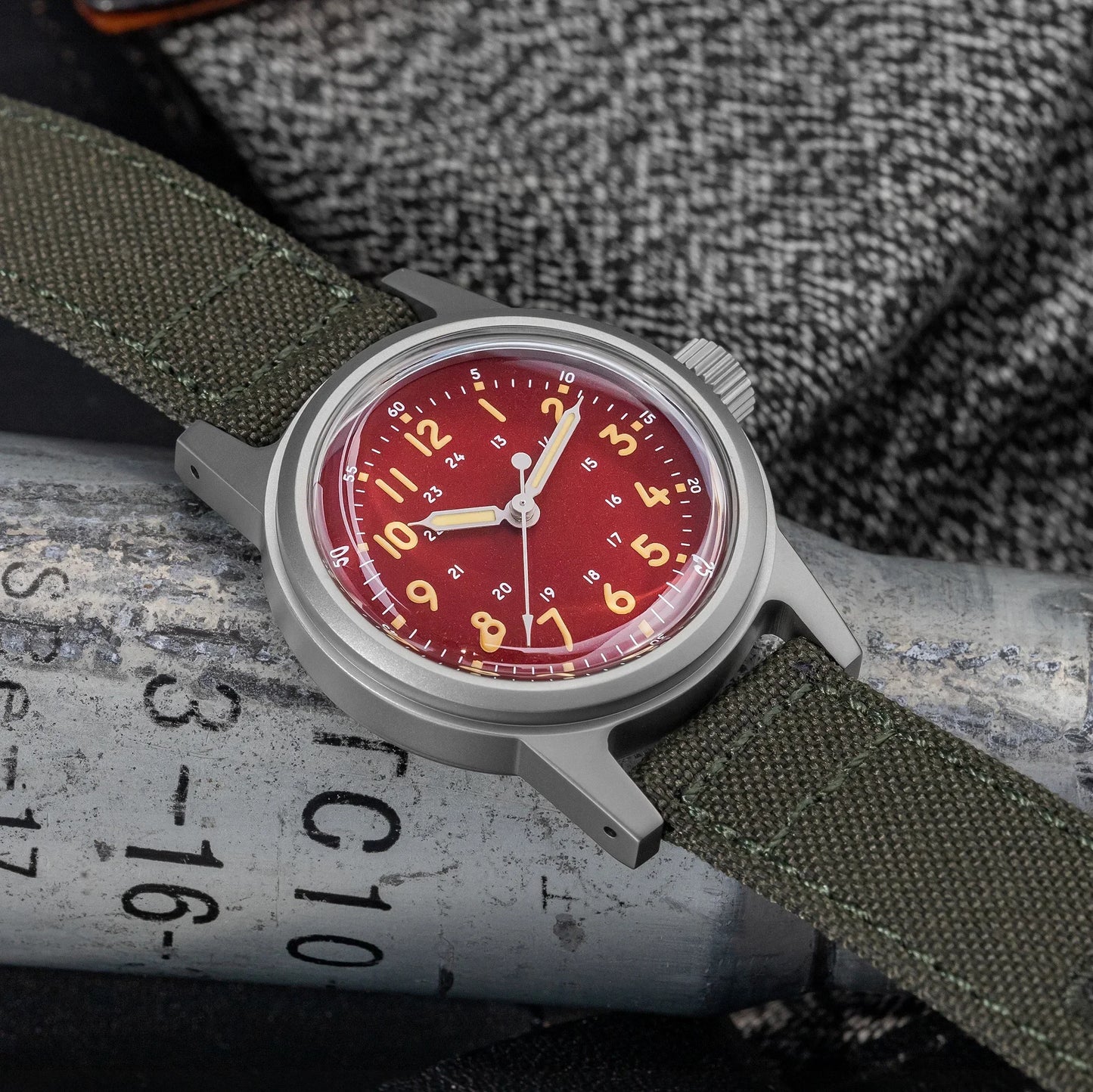 THORN Retro Military Watch 36mm Made of NH35A Movement SHY-043 Sport Watch Unisex Men's and Women's Luxury