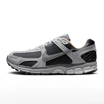 Nike Zoom Vomero 5 sneakers basse casual, comode e traspiranti, per commuting e running, stile unisex FB9149-003