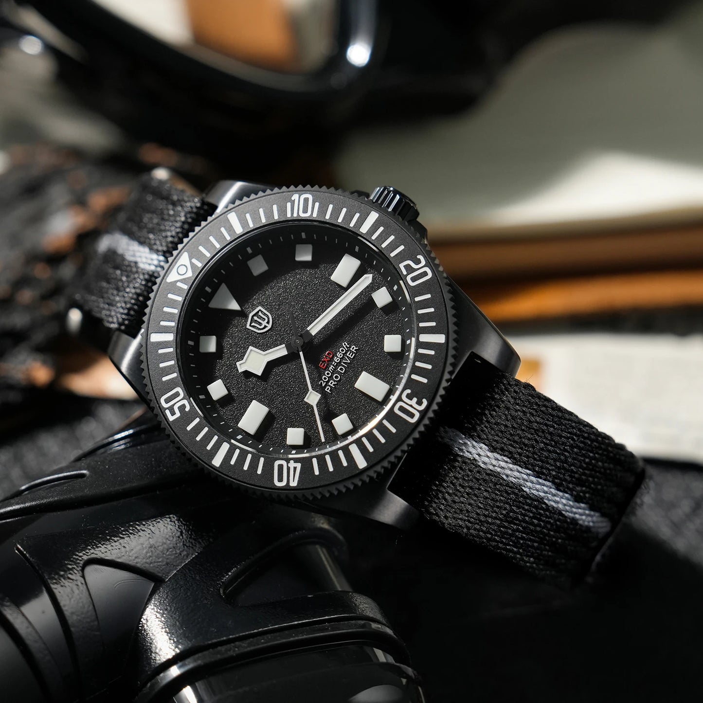 Watchdives EXD 40Mm Titanium Dive Watch Men's VH31 Sweep Quartz Watches 200 Waterproof AR Sapphire BGW9 Luminous 316L Wristwatch