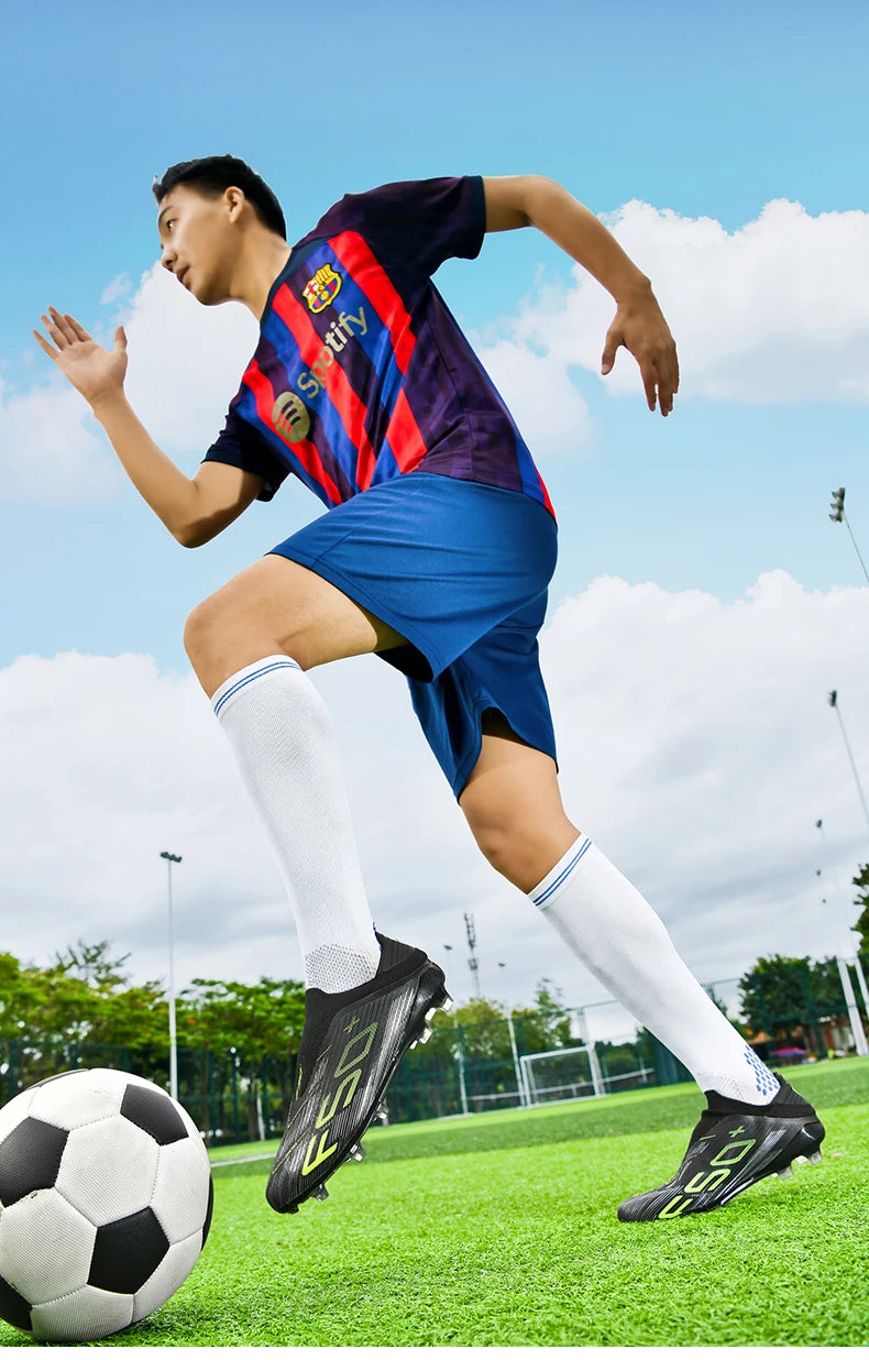 Nouvelles chaussures de football pour hommes, crampons antidérapants pour terrain en herbe, chaussures de football montantes de haute qualité, baskets de futsal, chaussures d'intérieur, chaussures d'extérieur, meilleures