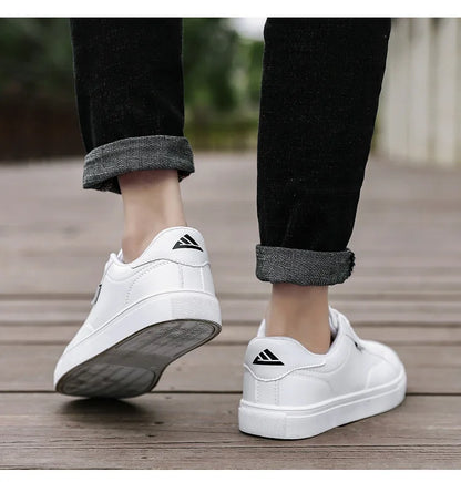 Men's Casual Skateboarding Shoes White Outdoor Leisure Sneakers Breathable Walking Shoes Flat Shoes Chaussure Homme 39-48