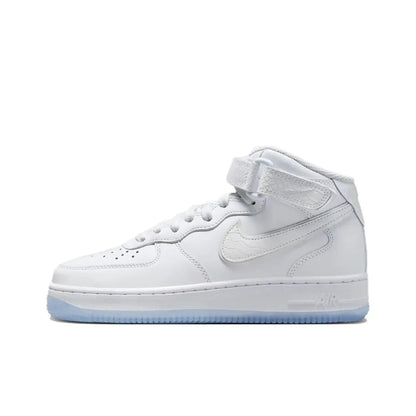 Unisex tenisky Nike Air Force 1 Mid – podpora kotníku, klasické odpružené pohodlí a odolnost pro celodenní nošení DQ7666-001