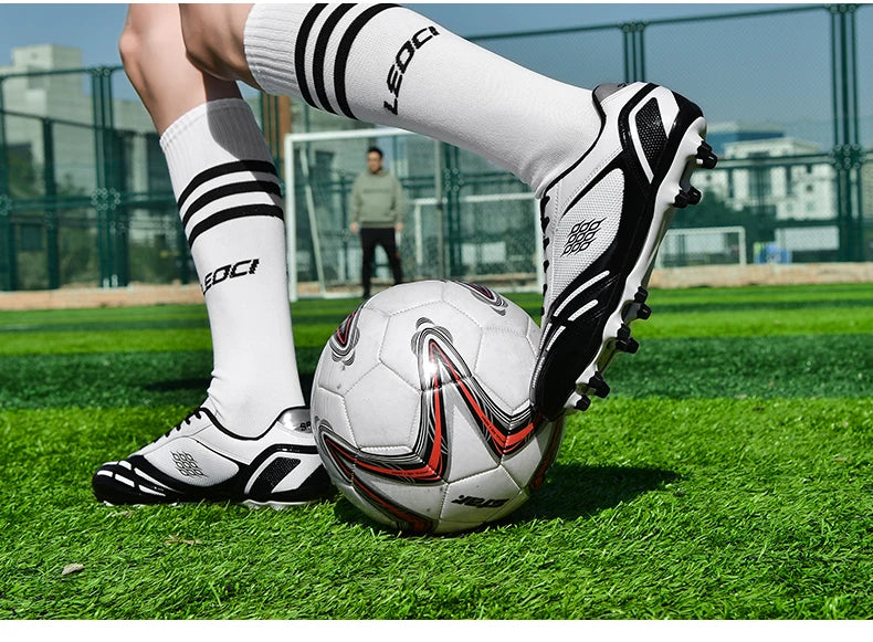 Chaussures de Football pour hommes, bottes de Football sur gazon, clous de sol fermes, baskets antidérapantes pour garçons, baskets originales d'entraînement sur le terrain en plein air