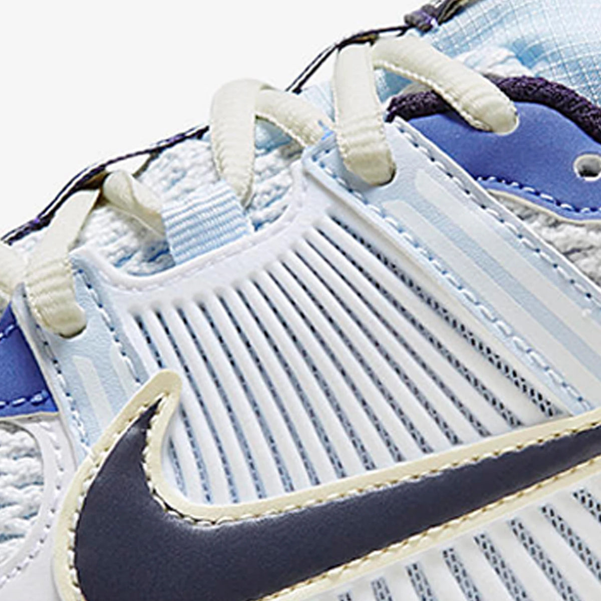 Nike Authentic Zoom Vomero 5 – Lätta, dämpade löparskor för damer FV8111-451