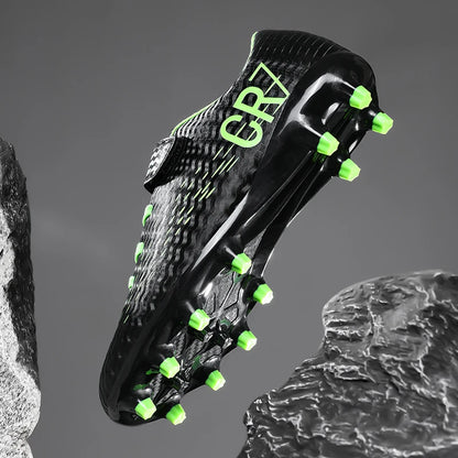 Nouvelles chaussures de football montantes à crampons longs pour adolescents et étudiants, adaptées aux garçons et aux filles, élégantes, durables et tendance