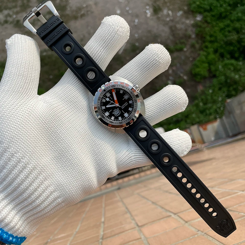 SD1967 Milled Clasp Bracelet Steel Bezel 43mm Steeldive Sapphire Glass 20ATM Water Resistant NH35 Automatic Man Dive Watch