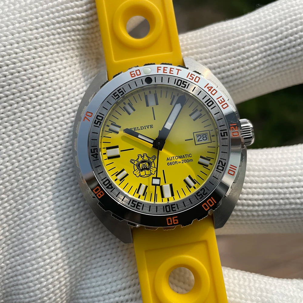 SD1967 Milled Clasp Bracelet Steel Bezel 43mm Steeldive Sapphire Glass 20ATM Water Resistant NH35 Automatic Man Dive Watch