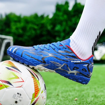 New Men Soccer Shoes Sport Training Football Boots Soft Ultralight Breathable Professional Sneakers Unisex Grass Cleats Match