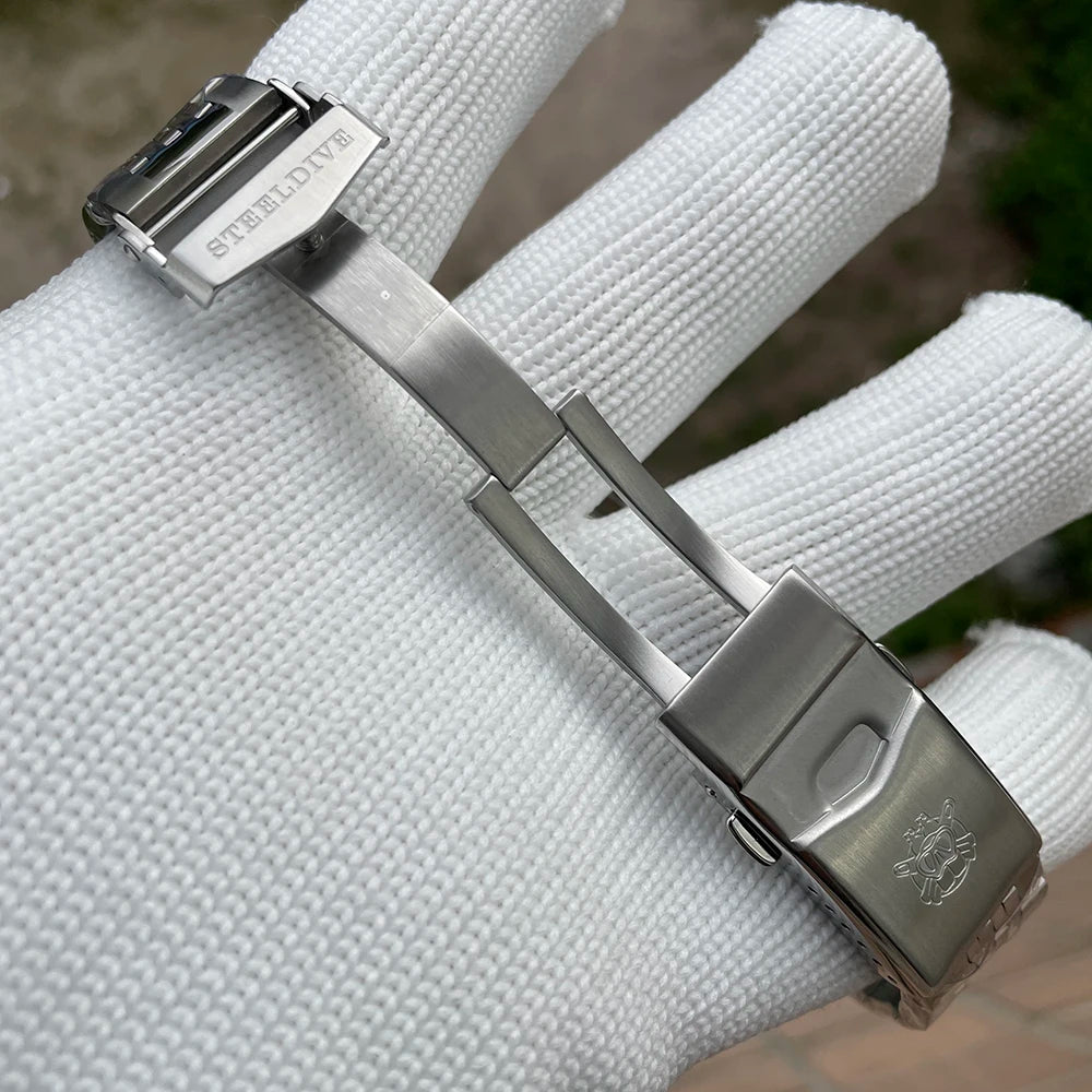 SD1967 Milled Clasp Bracelet Steel Bezel 43mm Steeldive Sapphire Glass 20ATM Water Resistant NH35 Automatic Man Dive Watch
