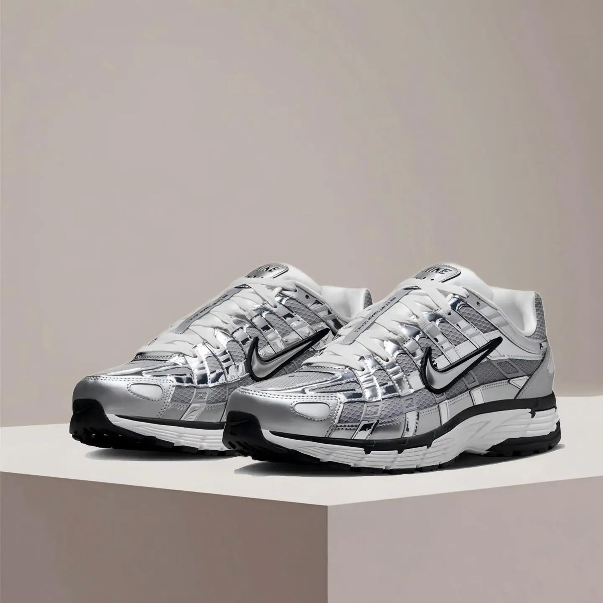 Nike P-6000 CNPT Performance løbesko til både mænd og kvinder – Avanceret støddæmpning og stabilitet CN0149-001
