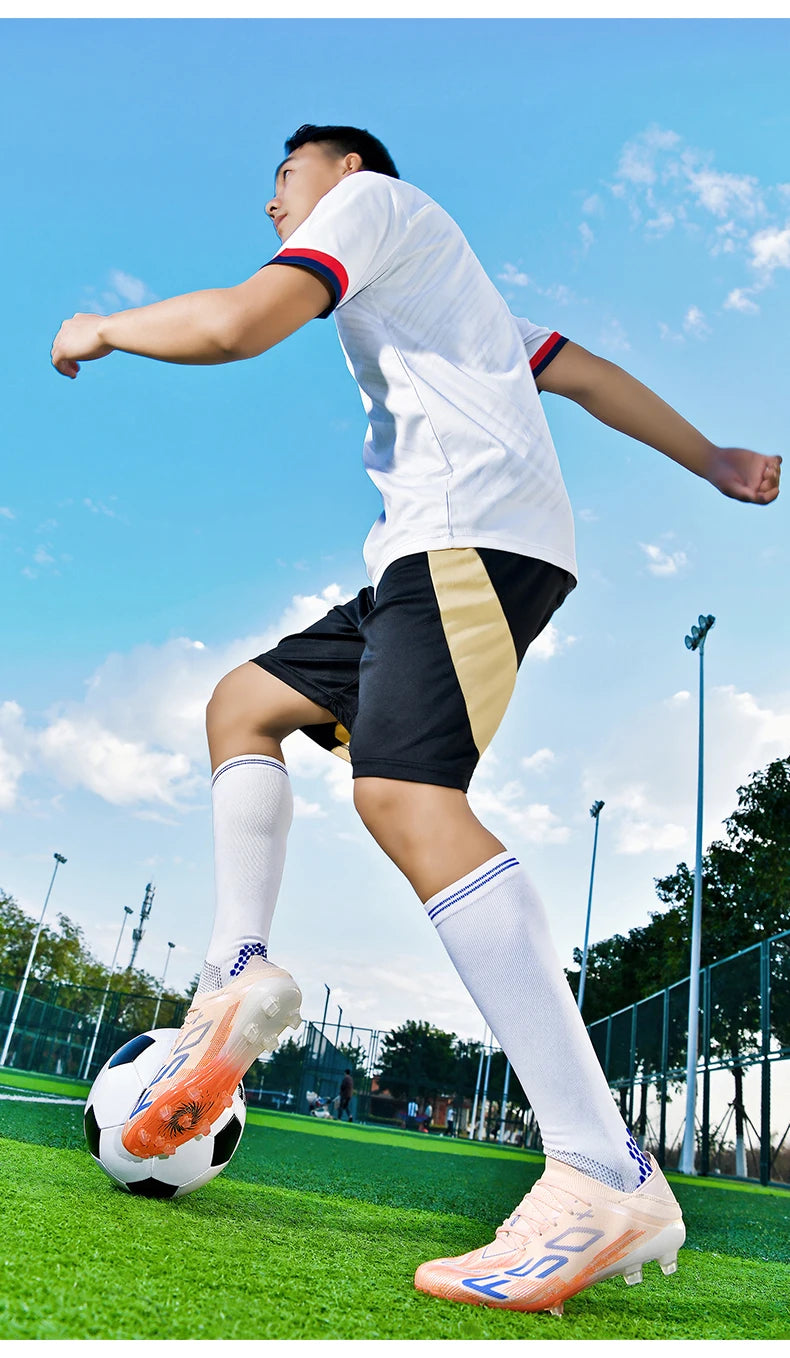 Nouvelles chaussures de football pour hommes, crampons antidérapants pour terrain en herbe, chaussures de football montantes de haute qualité, baskets de futsal, chaussures d'intérieur, chaussures d'extérieur, meilleures