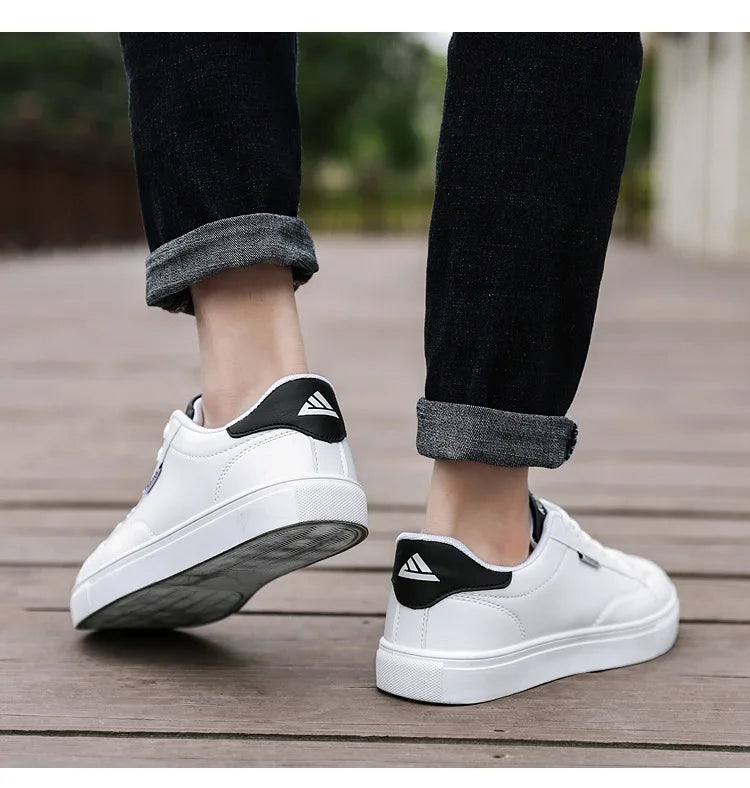 Men's Casual Skateboarding Shoes White Outdoor Leisure Sneakers Breathable Walking Shoes Flat Shoes Chaussure Homme 39-48