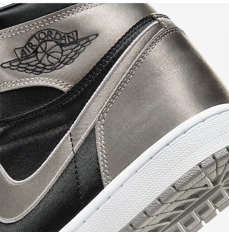 Nike äkta Air Jordan 1 Retro dambasketskor FD4810-010