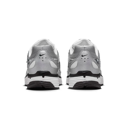 Nike P-6000 CNPT Performance løbesko til både mænd og kvinder – Avanceret støddæmpning og stabilitet CN0149-001