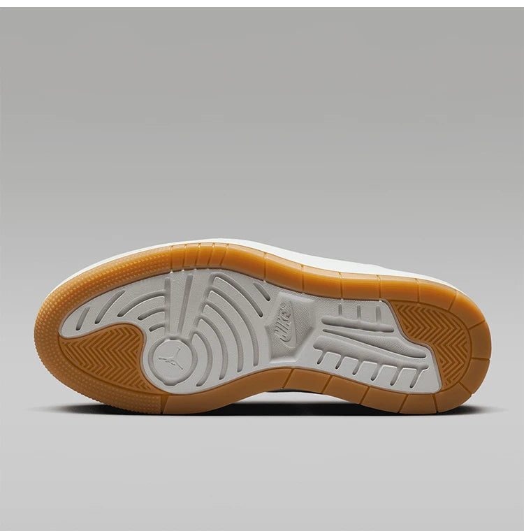 Nike äkta Air Jordan damskor med tjock sula och slitstark sportmodell FB9894-100