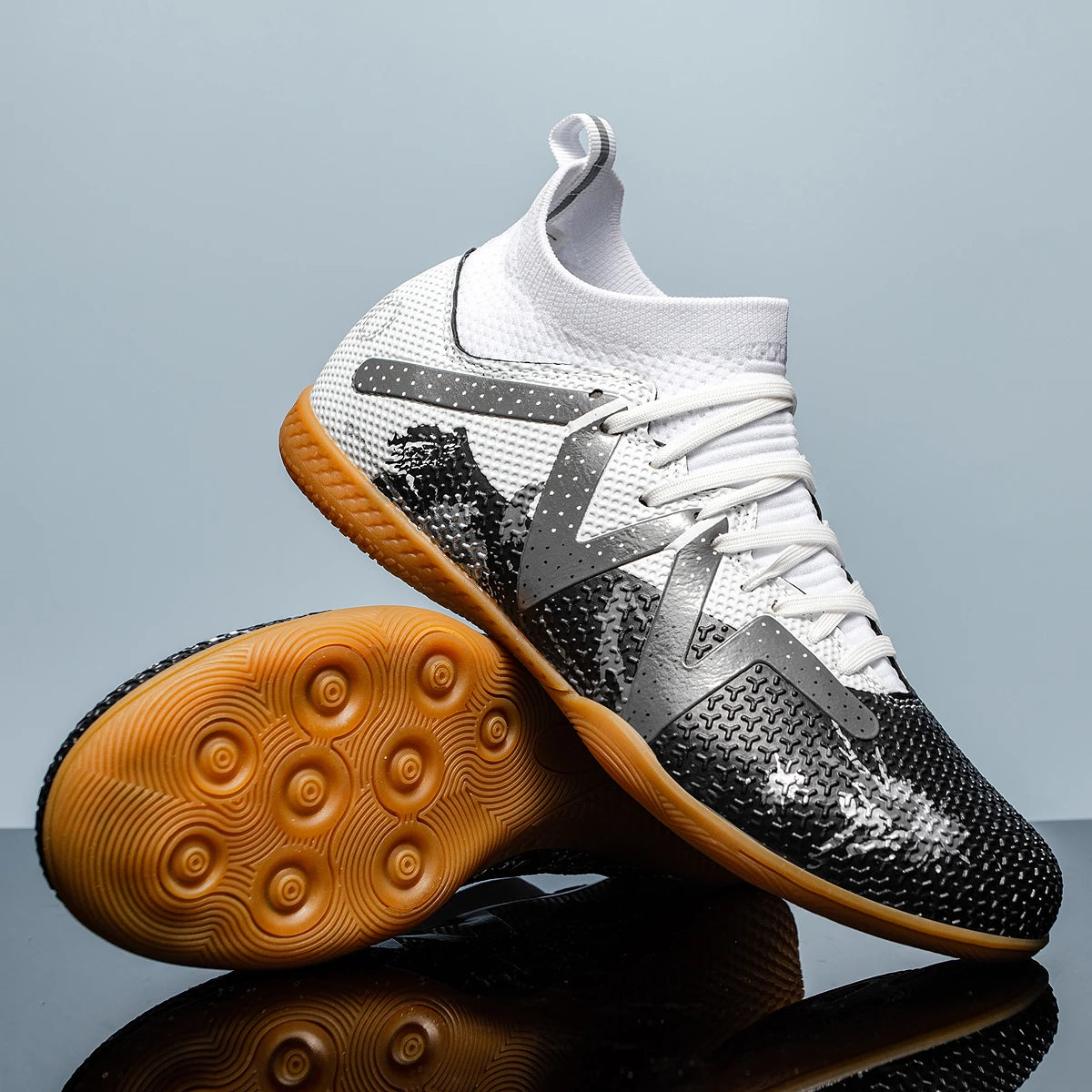 High-Top Soccer Shoes for Indoor Five-a-Side Training for Men and Women Slip-Resistant and Wear-Resistant Sneakers