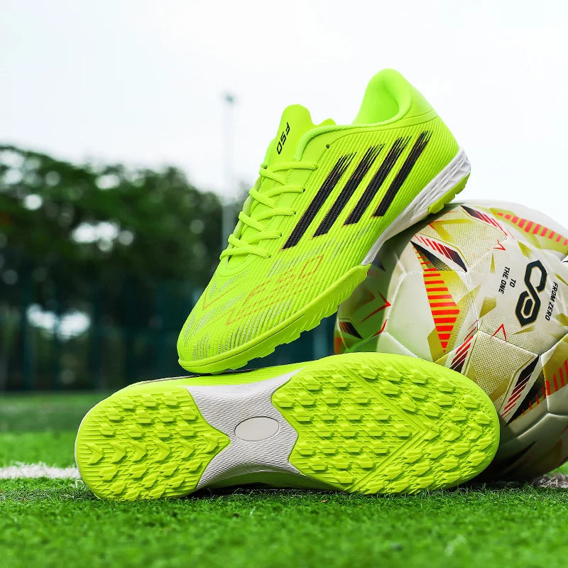 Chaussures de football pour hommes FG/AG pour terrain ferme, légères, à lacets, antidérapantes, professionnelles, pour adultes, pour la compétition en extérieur.
