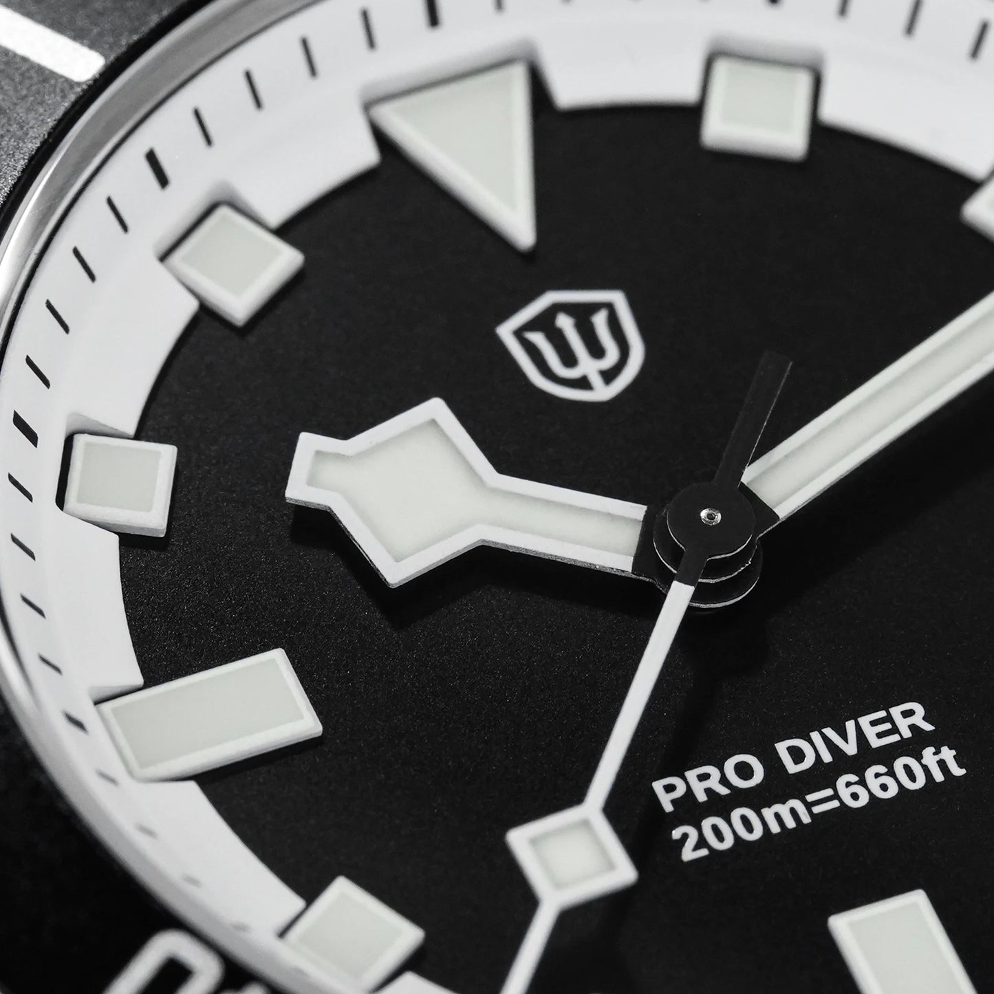 Watchdives WD1969 PRO Men Quartz Watch Sapphire Crystal Luminous Waterproof VH31Sweep Seconds Movement Stainless Steel Watches