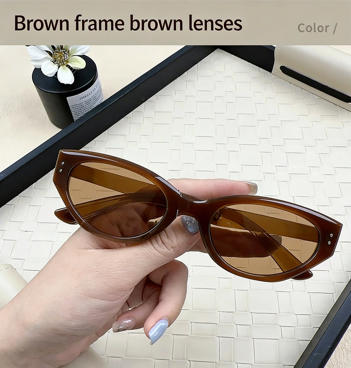 Minimalist Oval Cat-eye Glasses Women's Fashion Outdoor Folding Sunglasses Sun Shading UV Sunscreen Glasses Stylish Accessory