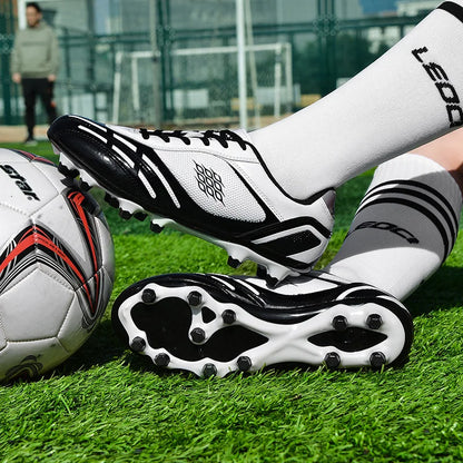 Chaussures de Football pour hommes, bottes de Football sur gazon, clous de sol fermes, baskets antidérapantes pour garçons, baskets originales d'entraînement sur le terrain en plein air