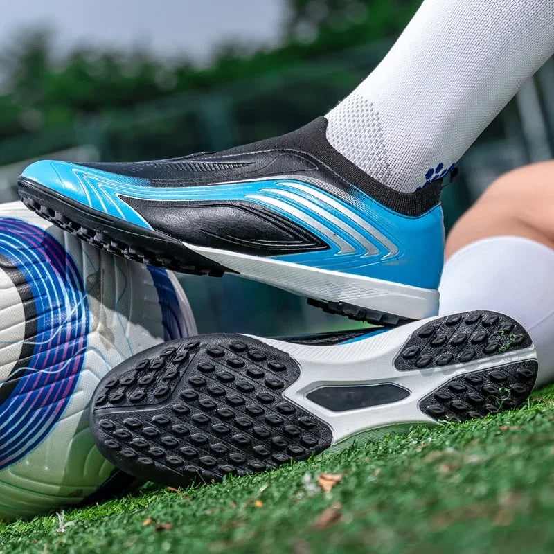 Nouvelles chaussures de football pour hommes, légères, antidérapantes, pour futsal, chaussures de football très vendues, baskets de match, crampons pour terrain intérieur et extérieur, haute qualité